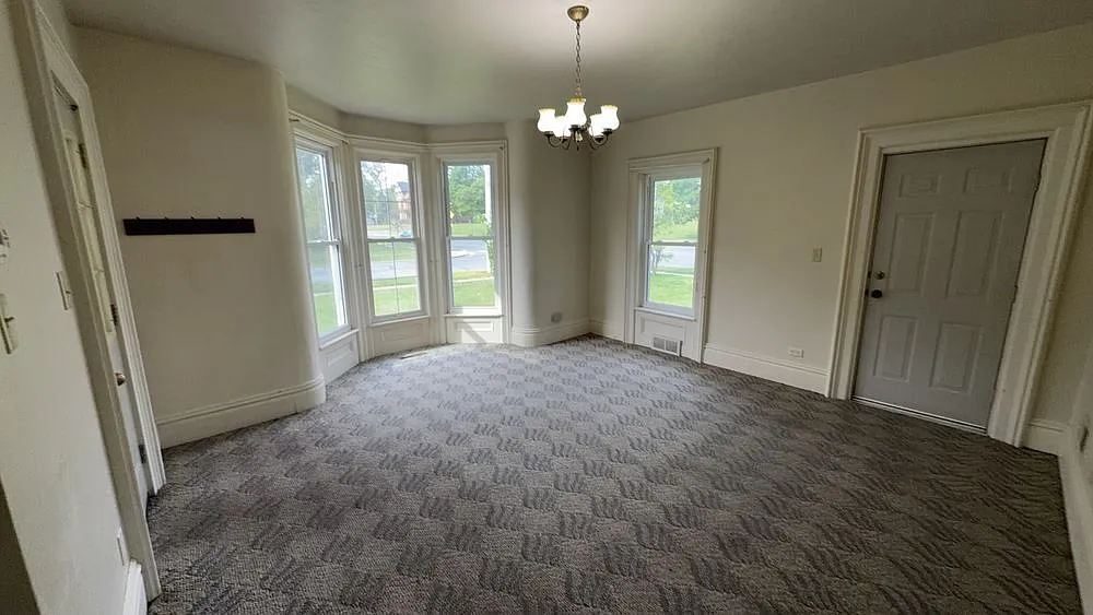 3 bed, 1.0 bath, $480 — Photo 3