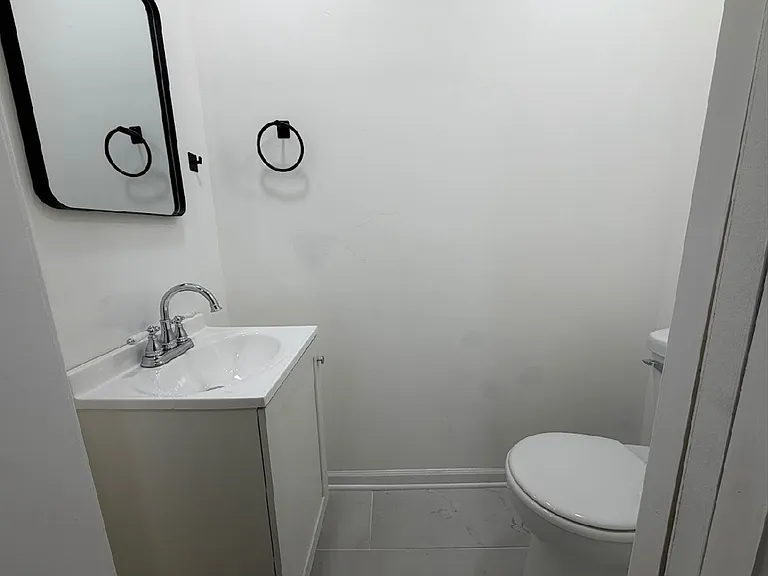 2306 Vermont St — Photo 17