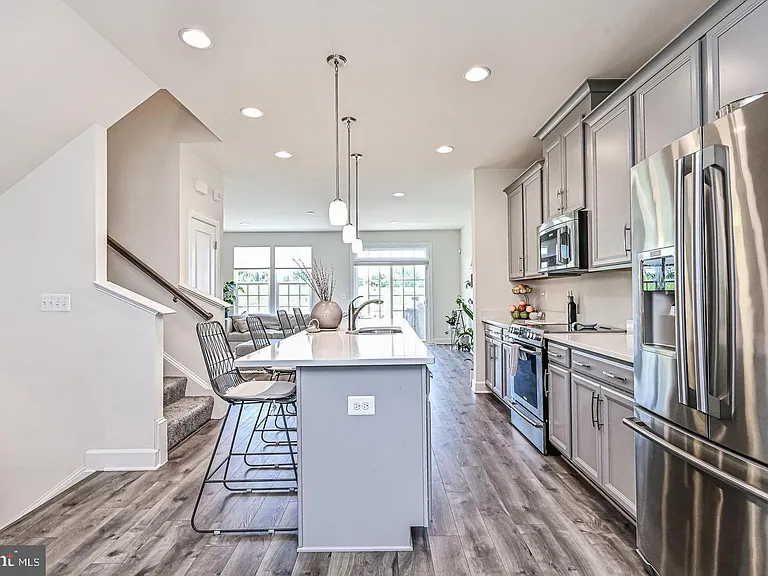 13821 Litespeed Way — Photo 6