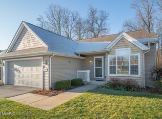 1360 Tanager Ln, Kalamazoo, MI 49009