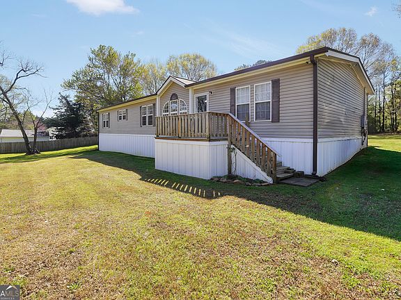 3rd image of 90 Forest Rd