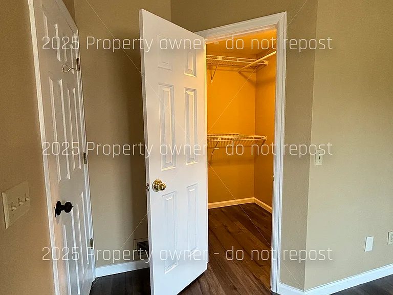 2010 S Xenia Way — Photo 24