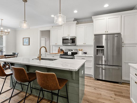 2nd image of 214 White Oaks Blvd