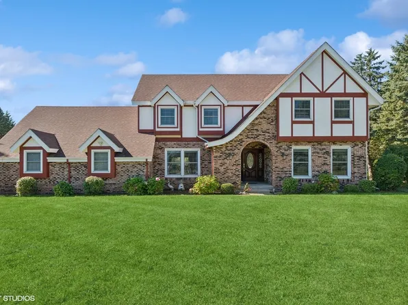 1125 Boone Creek Ct, Bull Valley, IL 60050