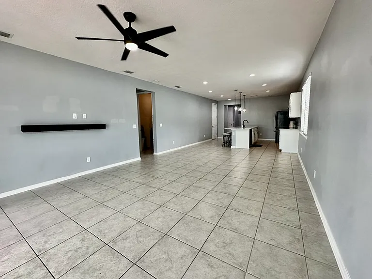 1443 Tropical Pine Cv — Photo 9