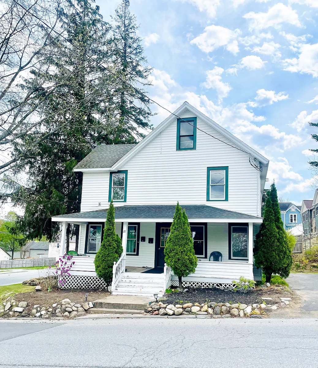 Building Photo - 21 Mohican St #1