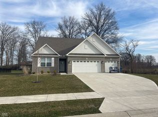 4756 W Williamsburg Pass, New Palestine, IN 46163