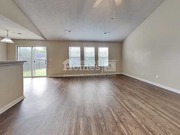 3rd image of 125 Slow Mill Dr