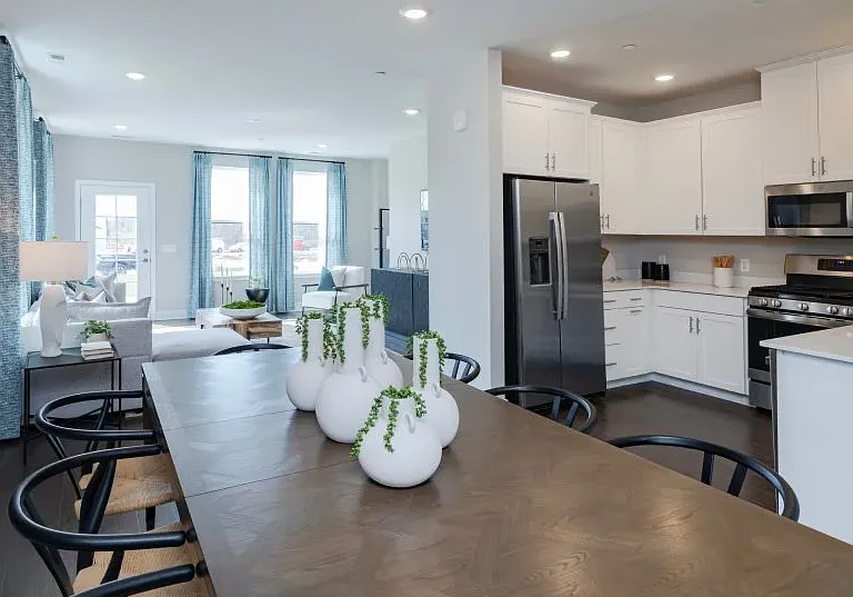 165 John Vanzandt Dr — Photo 2