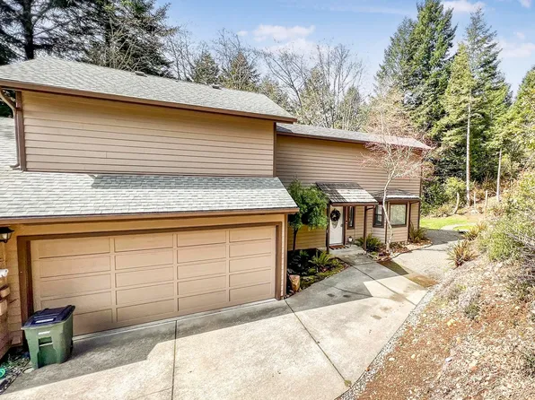 1538 Seacrest Ln, Brookings, OR 97415