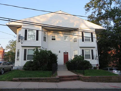 2nd image of 32 Elm St APT B2