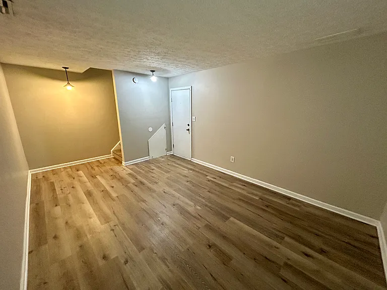 3039 Armory Dr — Photo 17