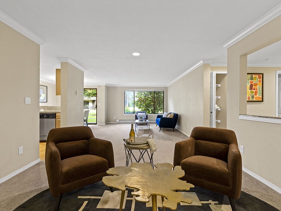Yarrowood Highlands living room