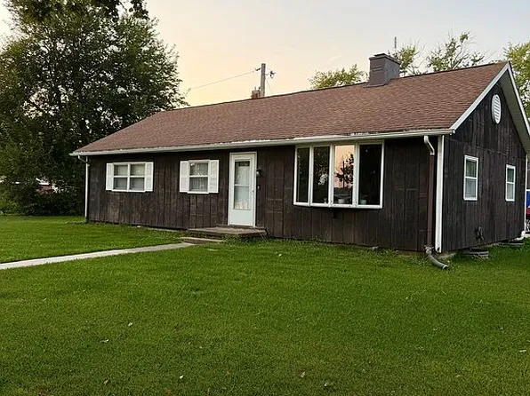 300 W 1st St, Depue, IL 61322