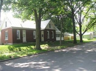 1302 Lind St, Quincy, IL 62301
