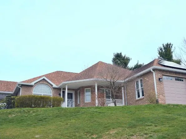 4 Linden Ct, Ashland, PA 17921