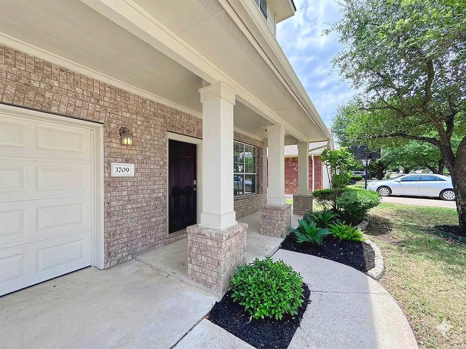 4 bed, 2.5 bath, 2644 sqft, $2,650 — Photo 4
