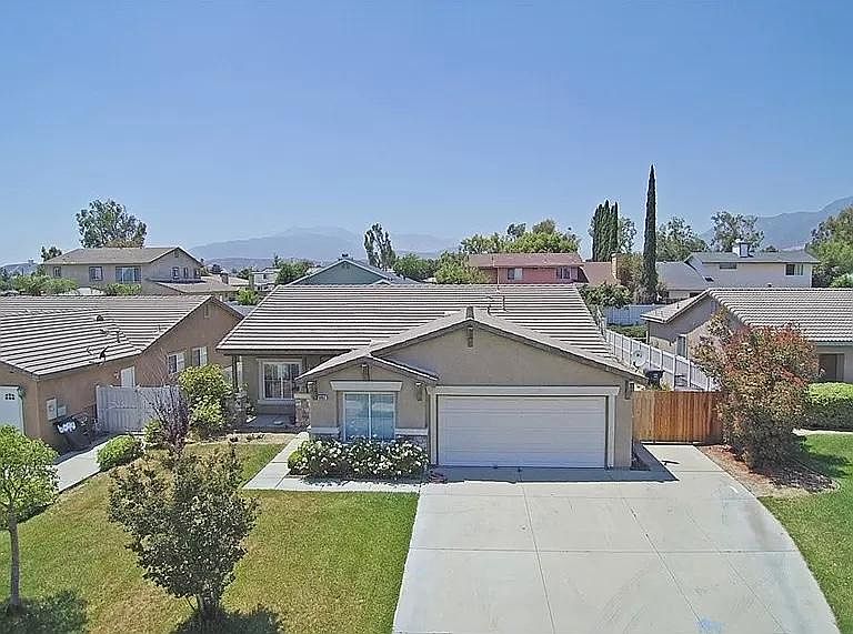 1st image of 6052 N Linda Ln