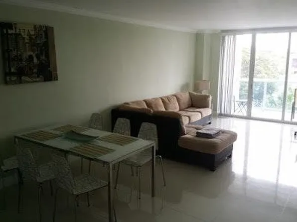 19390 Collins Ave, Sunny Isles Beach, FL