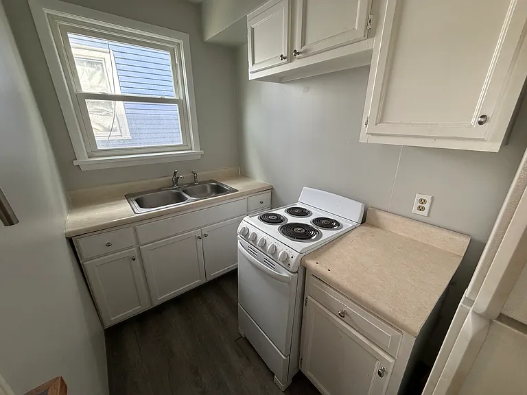 17 Crescent Ave — Photo 7