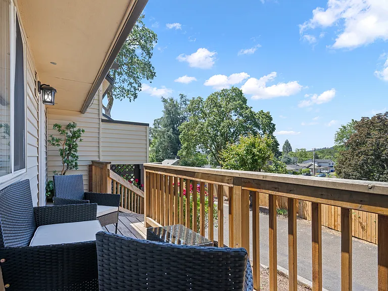 430 E Hereford St #A — Photo 2