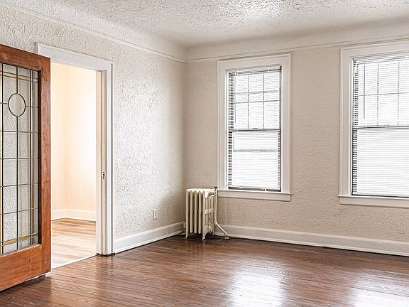 3rd image of 2023 Tuxedo St #C226759d9