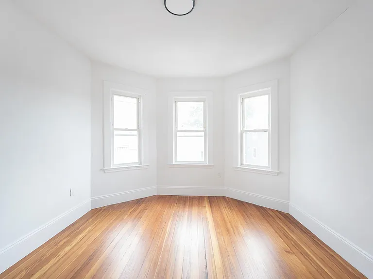 37 Saint Margaret St #2 — Photo 2