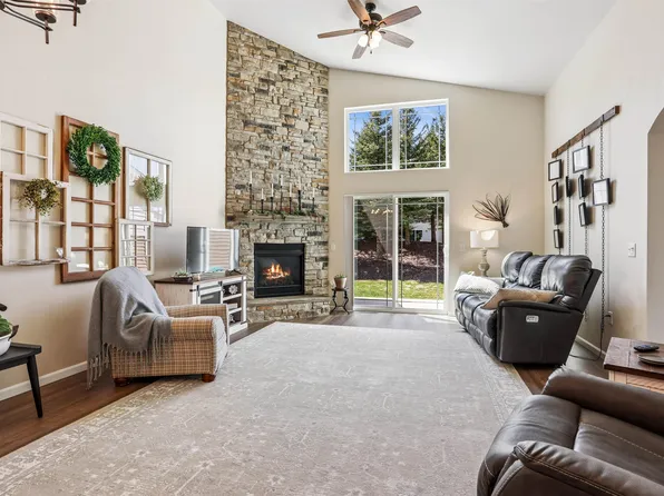 2723 River Ln, Two Rivers, WI 54241