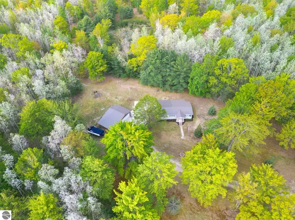 5846 Blue Lake Rd NE, Kalkaska, MI 49646