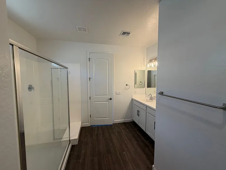 38005 W Montserrat St — Photo 11