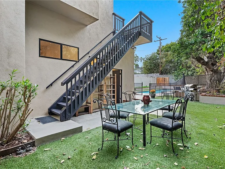 341 S Meadows Ave — Photo 15