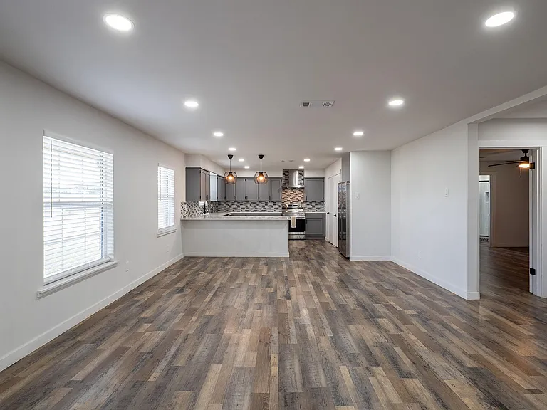 375 Brown Rd — Photo 6