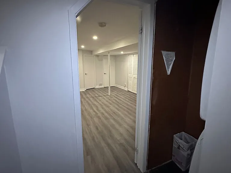 50 Marbury Cres #LOWER — Photo 5