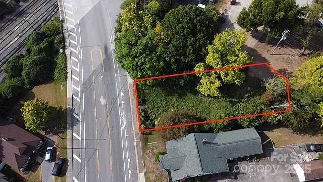 1st image of 107 Charlotte Ave #2