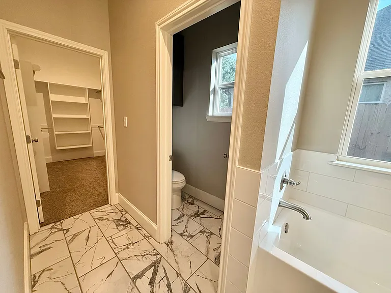 1037 Stagecoach Bnd — Photo 17