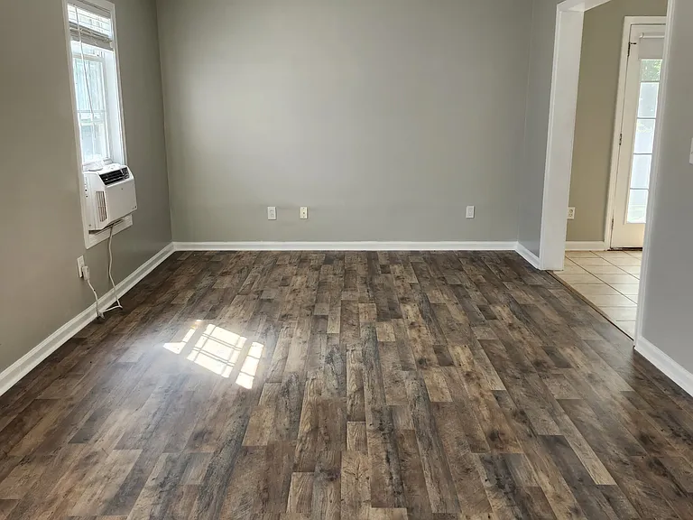 43 Derby Ln — Photo 14