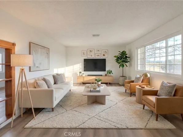 22133 Thunderbird Rd, Apple Valley, CA 92307