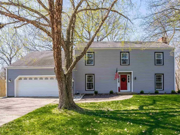 910 W Deerbrook Dr, Peoria, IL 61615