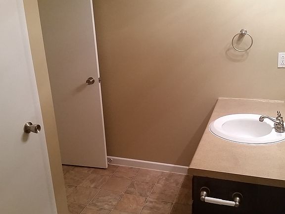 5th image of 616 Emory Oak Ct