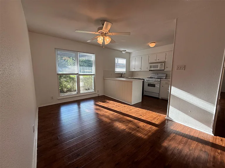 8713 Azalea Trl — Photo 5