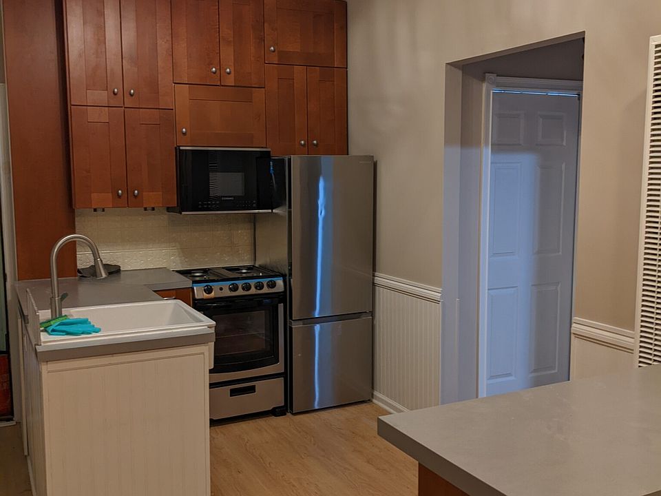 1st image of 1418 N Greenview Ave #1F