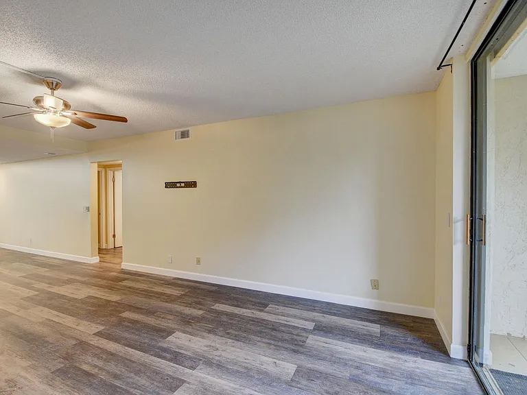 890 N Federal Hwy #103 — Photo 16
