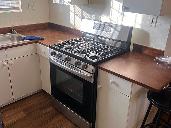 5th image of 645 S 42nd St