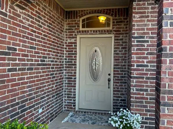 901 SW 79th St, Lawton, OK 73505