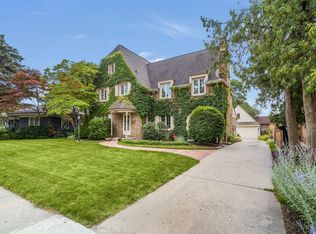 1576 Franklin St SE, Grand Rapids, MI 49506