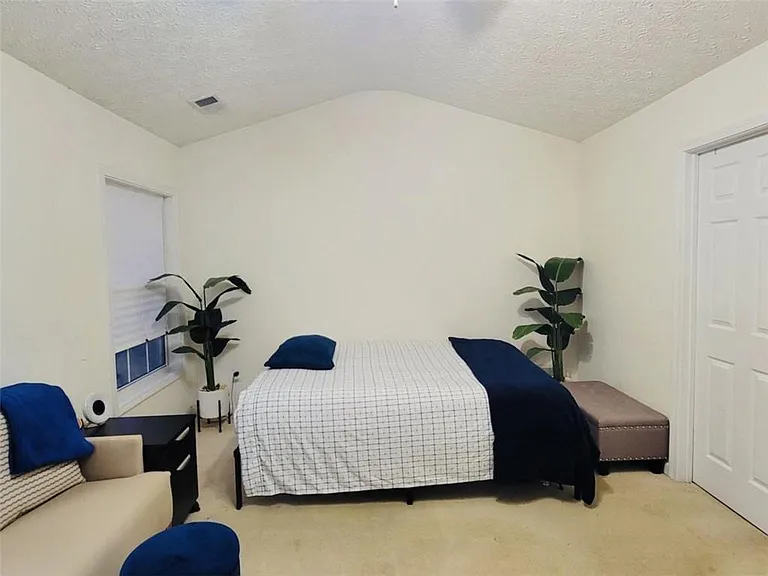 6904 Silver Bend Pl — Photo 16
