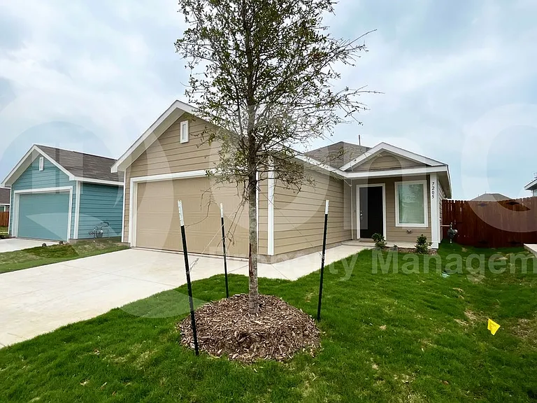 7205 Gray Wolf Ln — Photo 3
