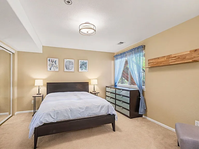 5525 Samuel Peak — Photo 18