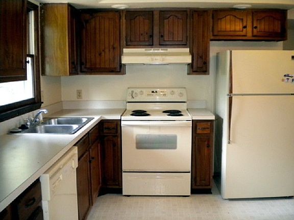 2nd image of 4233 Hilldale Dr