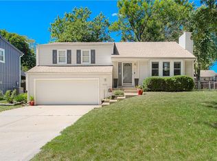 9120 Darnell St, Lenexa, KS 66215